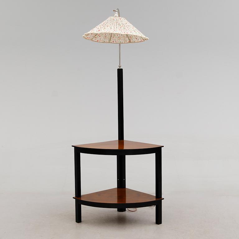 GOLVLAMPA, 1900-talets första hälft.