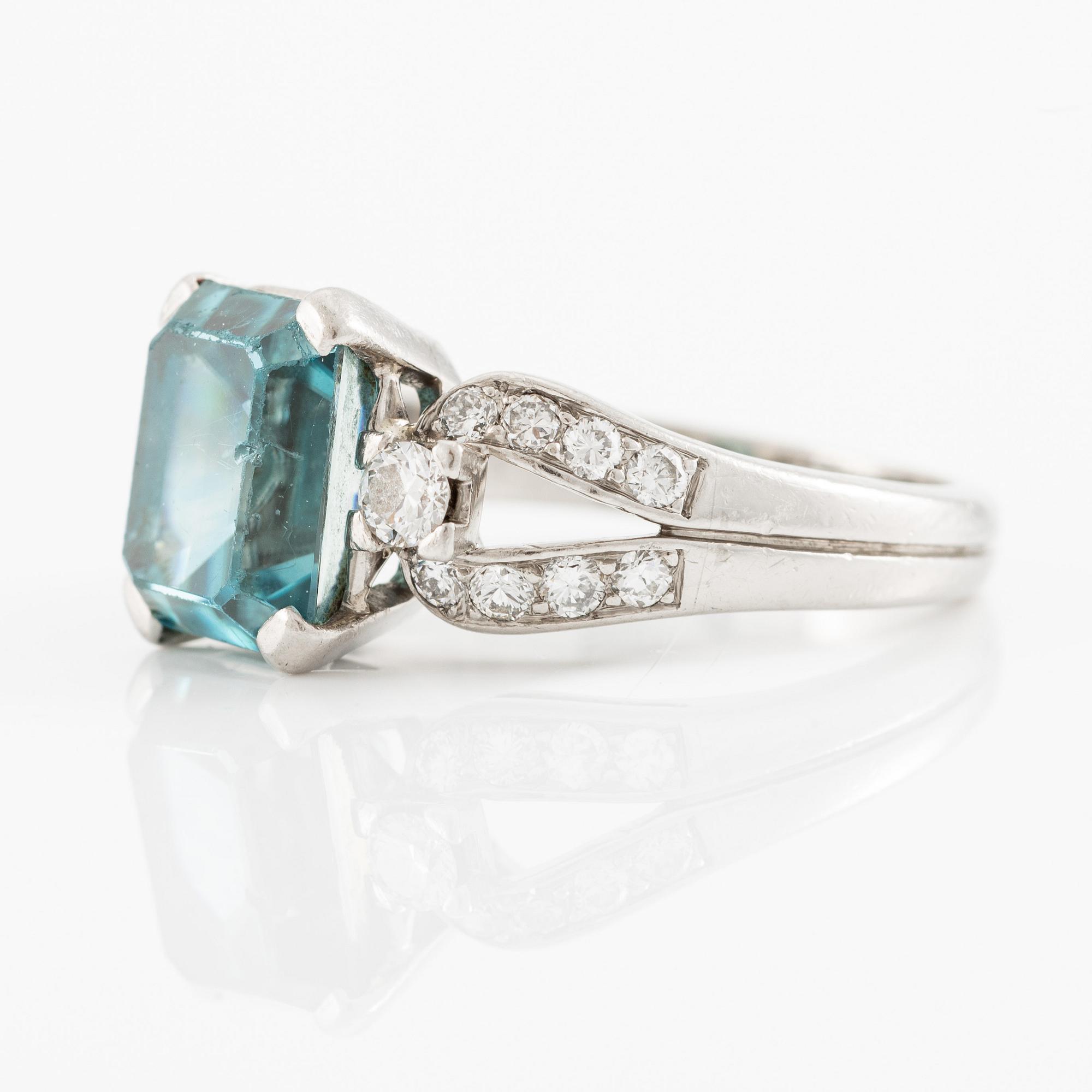 W.A. Bolin ring palladium med en zirkon och runda briljantslipade diamanter.