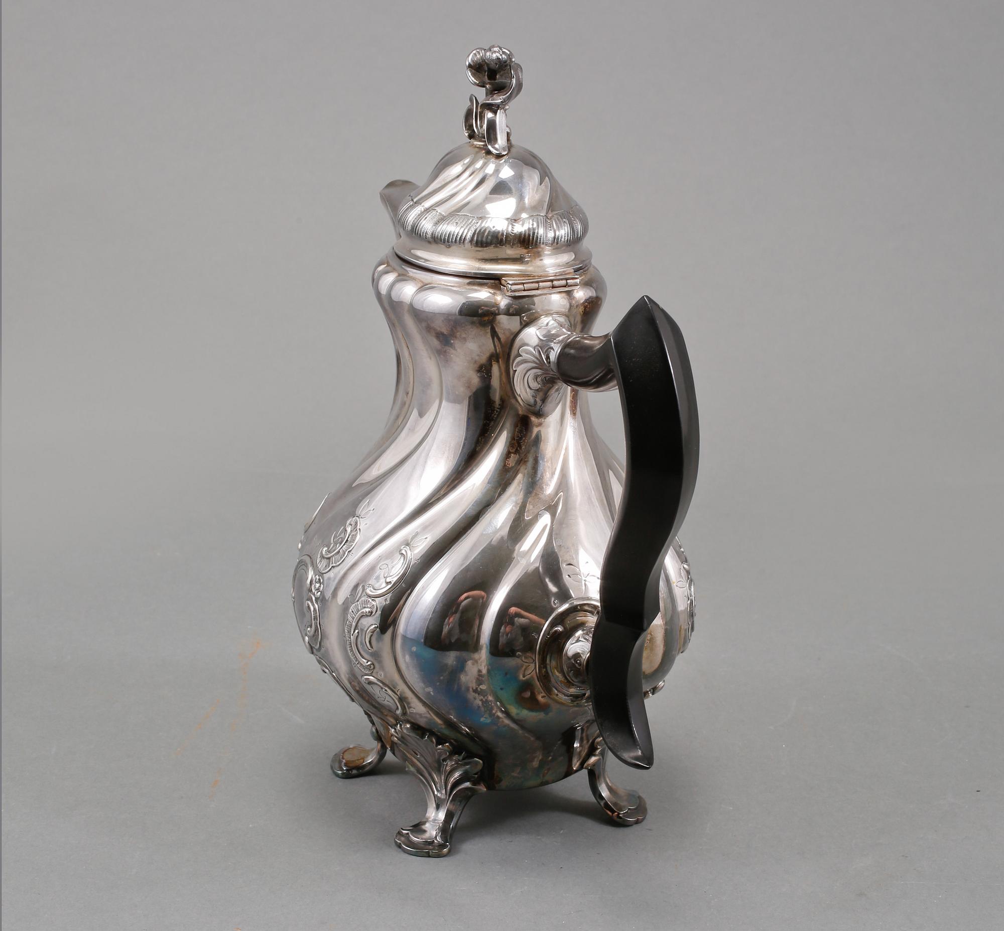 KANNA, silver, rokokostil, C G Hallberg, Stockholm, 1954, vikt 774 g.