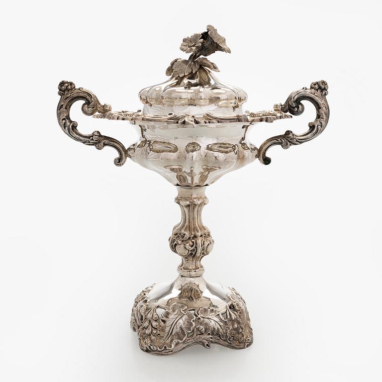 A Neo-Rococo silver bowl, maker's mark of Johan Theodor Palmgren, Norrköping, Sweden 1861. .