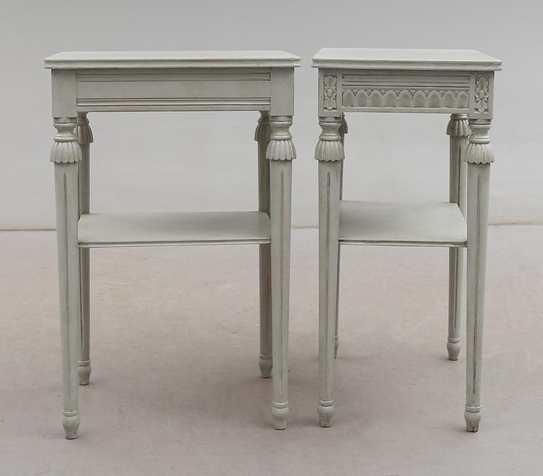 SÄNGBORD, 1 par, gustaviansk stil, 1900-talets mitt.