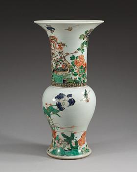 A famille verte 'Yen Yen' vase, Qing dynasty, Kangxi (1662-1722).