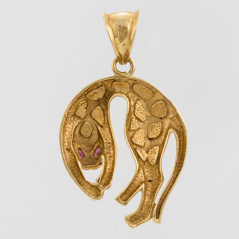 A pendant in the shape of a leopard.
