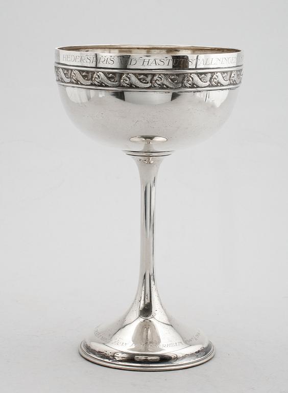 SKÅL PÅ FOT, silver, CG Hallberg, Stockholm 1909. Vikt ca 617 g.