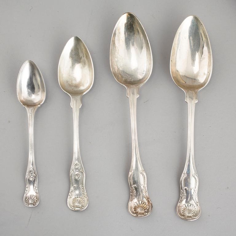 12 pieces of silverware, mid 19th / and early 20th century. Weight 635 g incl steel blade.