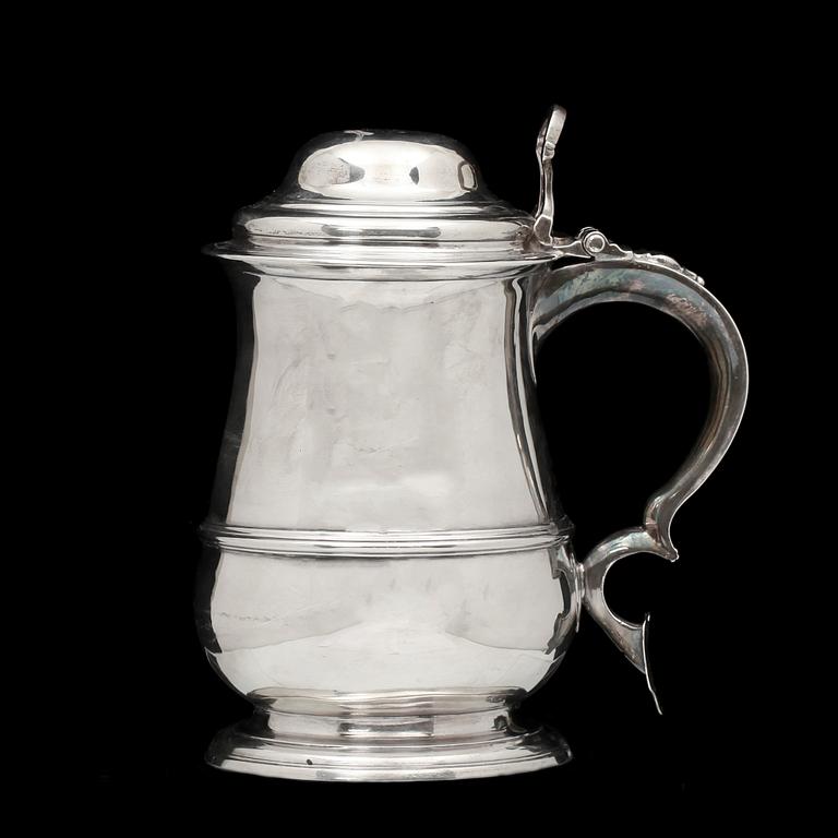 DRYCKESKANNA, silver, trol Richard Bayley, London 1742-43. 1300 g.