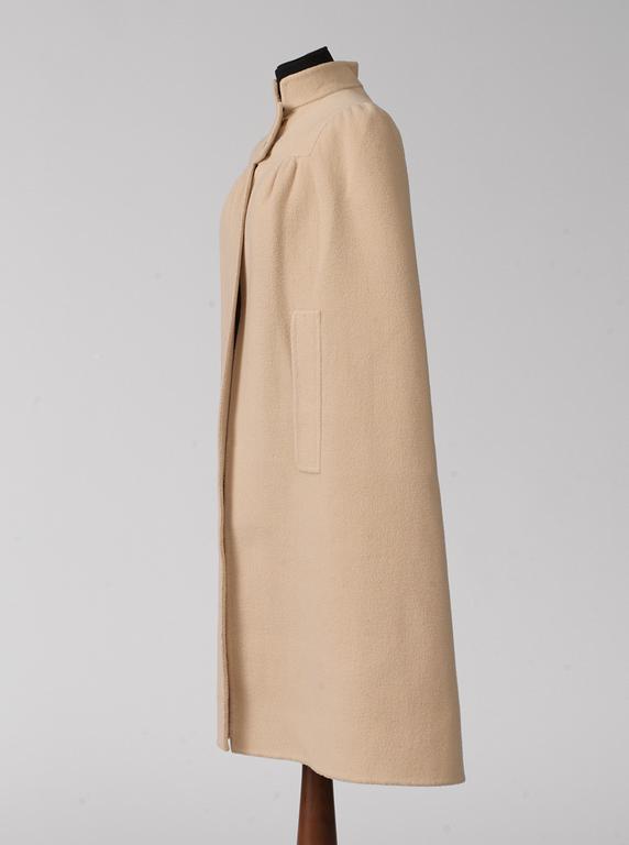 Cape, Salvatore Ferragamo.