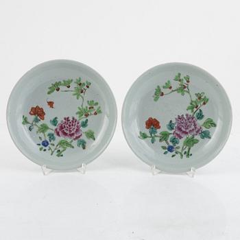 A set of six famille rose dishes, Qing dynasty, 19th century.