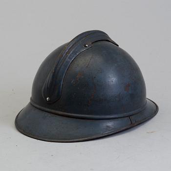 A Italian helmet from the first wold war (1914-1818).