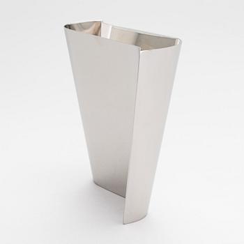 Pekka Piekäinen, A stainless steel vase "Finlandia". Nikama Design, Oulu.