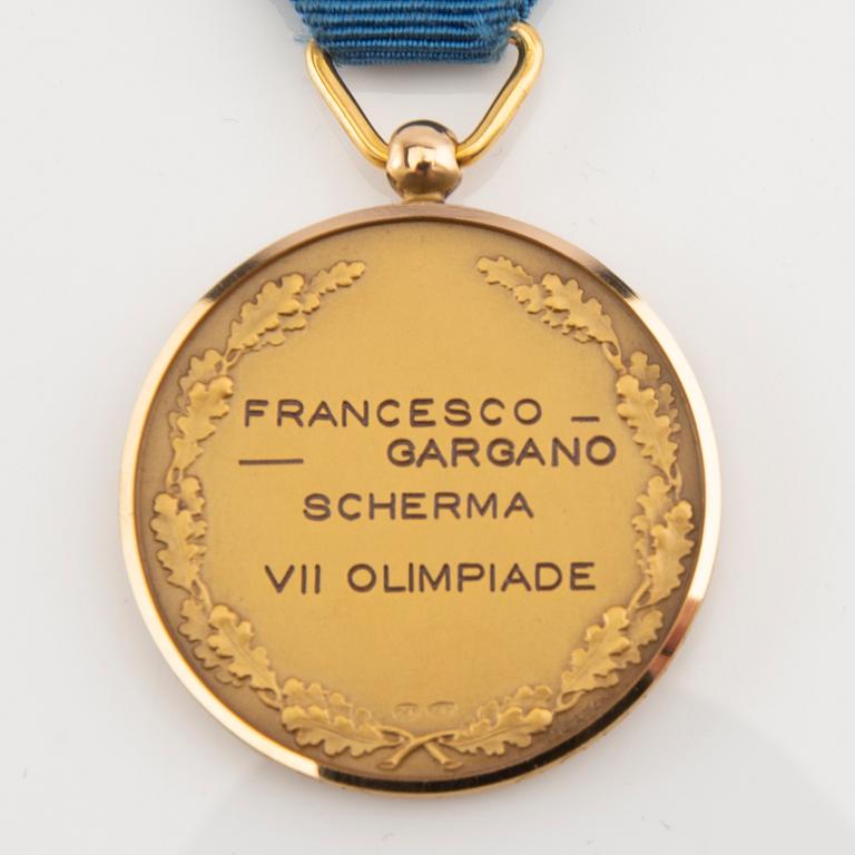 Athletic Valour Medal in 18K gold awarded to Francesco Gargano, Bertoni Milano Italy.