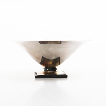 Guldsmedsaktiebolaget (GAB), Bowl on foot, silver, with wooden base, Stockholm 1936.