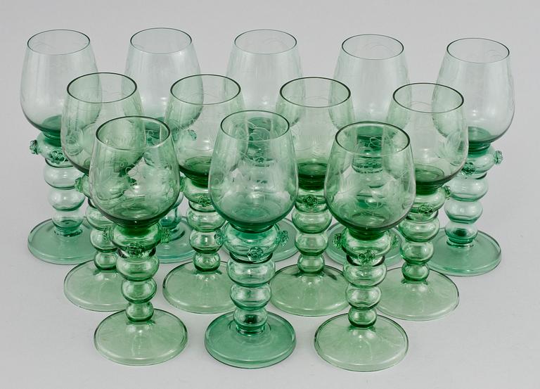 REMMARE, 12 st, snarlika, glas, omkring 1900-talets mitt.