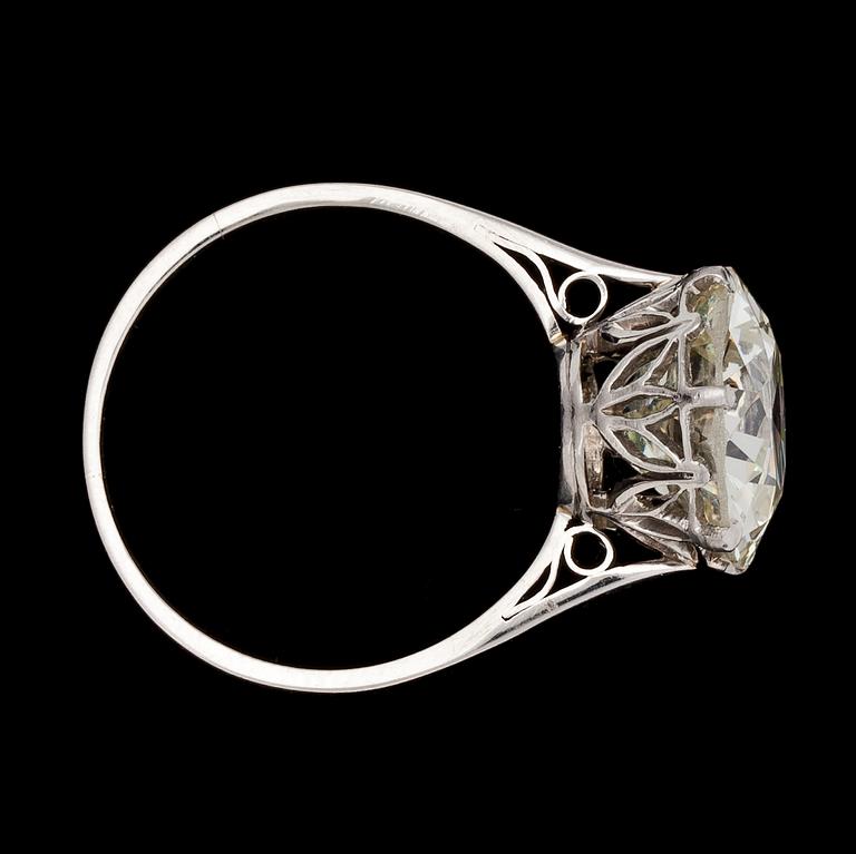 An old cut diamond ring, 4.14 cts.
