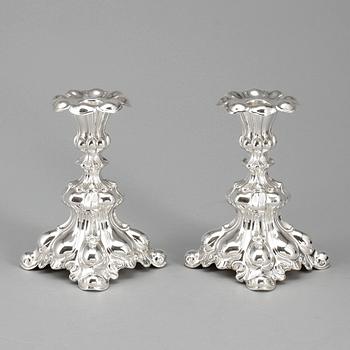 LJUSSTAKAR, ett par, silver, barockstil, CG Hallberg, Stockholm, 1954.