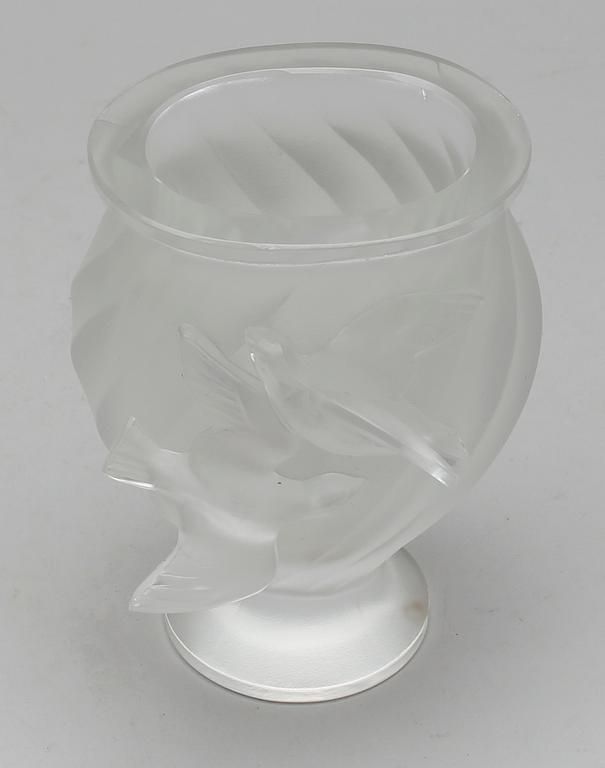 VAS, glas, signerad Lalique, France.