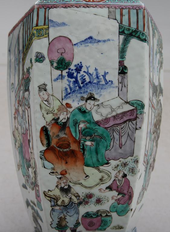 GOLVVAS, porslin, Kina, 1800-tal.