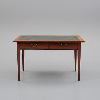 an english mahogany desk from the 19th century.