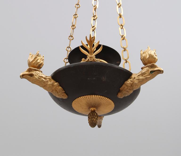 TAKAMPEL, empire, 1800-talets första hälft. Höjd ca 60 cm.