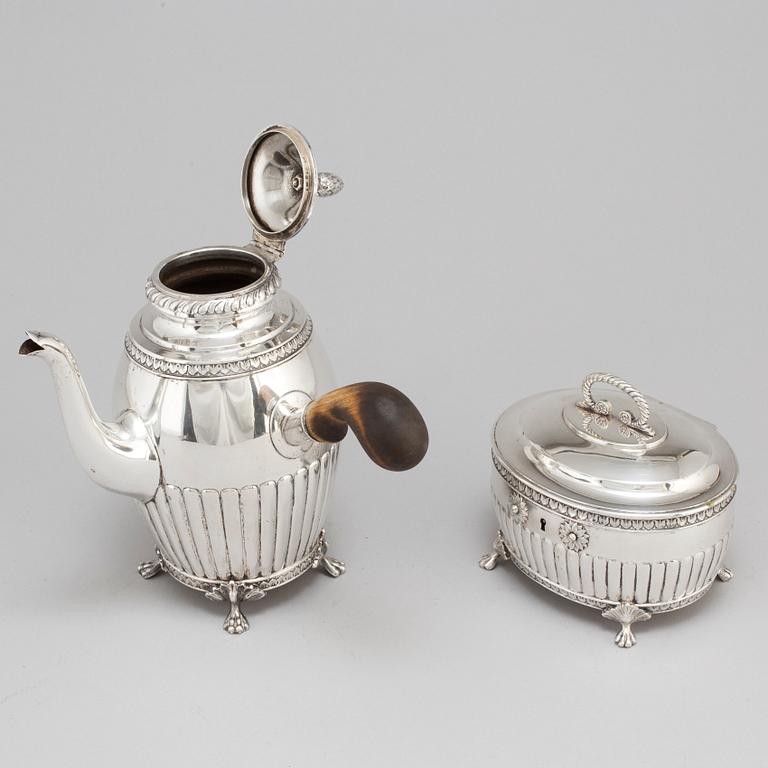 A silver coffeepot and similar sugarbox, GAB and K Andersson, 1908 and 1920.