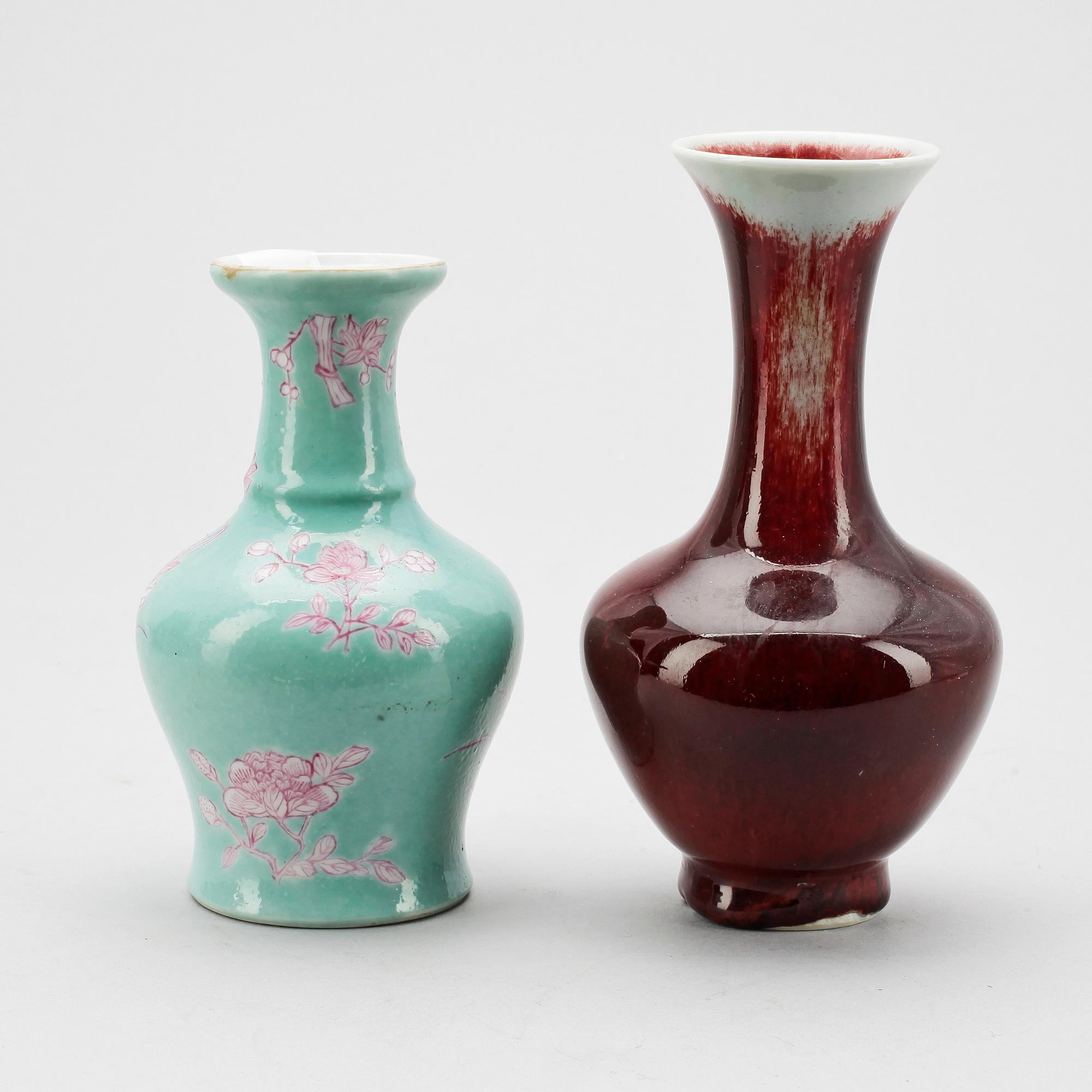VASER, 2 st, porslin, Kina. Sen Qing. 1800/1900-tal.