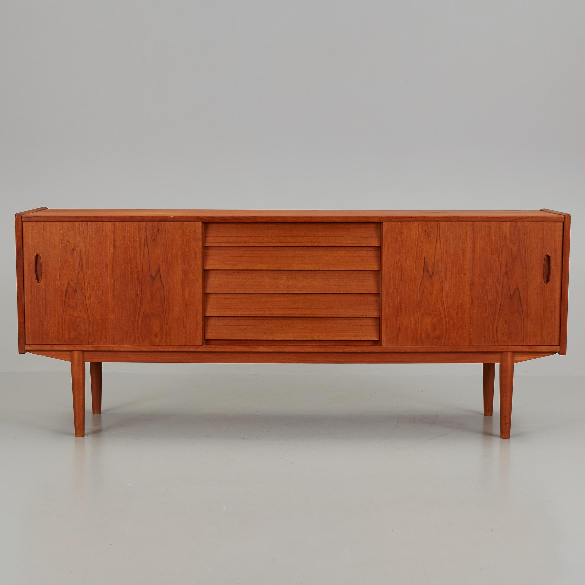 NILS JONSSON, sideboard, "Trio", Troeds, Bra Bohag, Bjärnum, 1900-talets andra hälft.