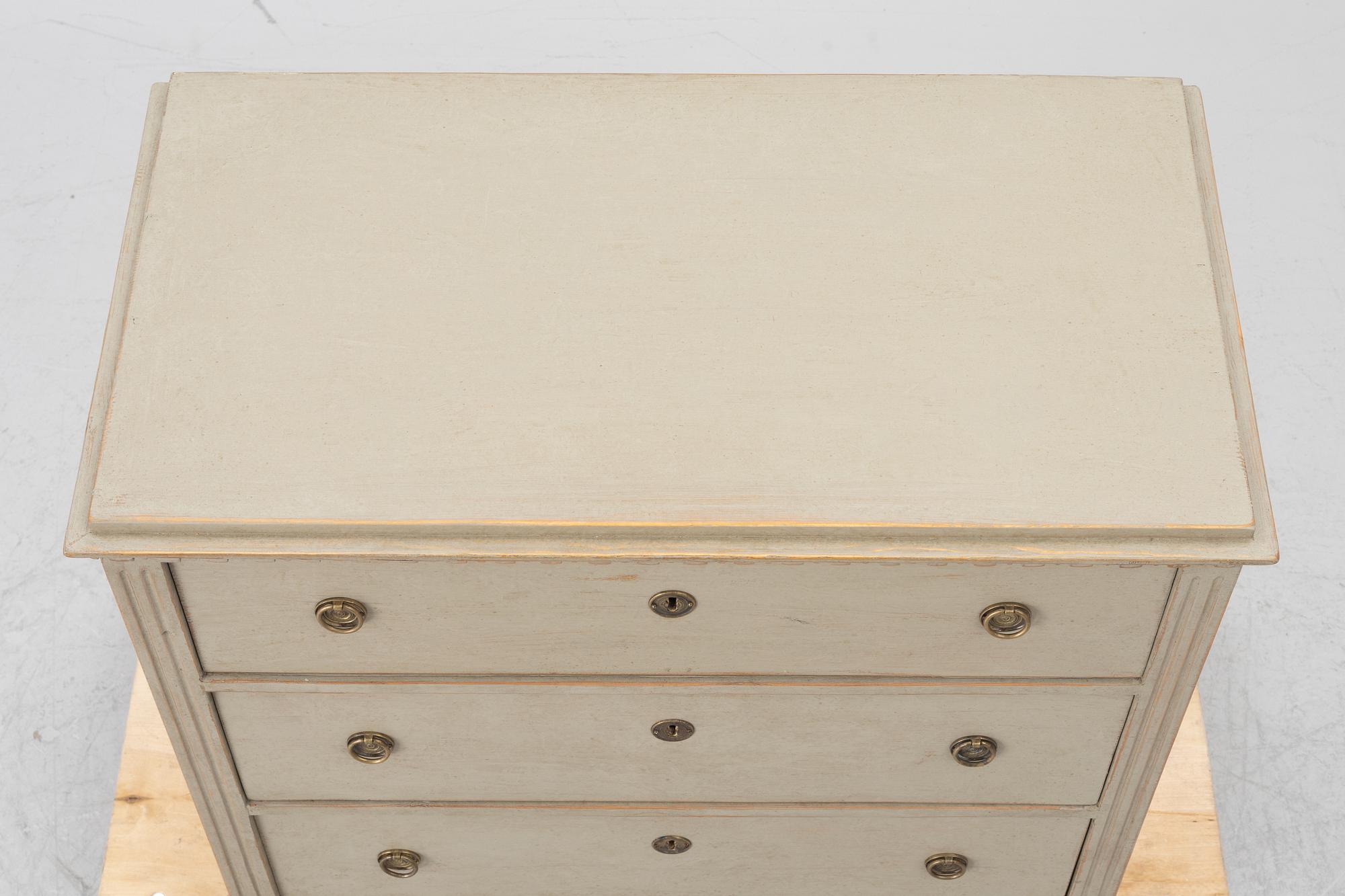 Chest of drawers, Gustavian style, 19th century.