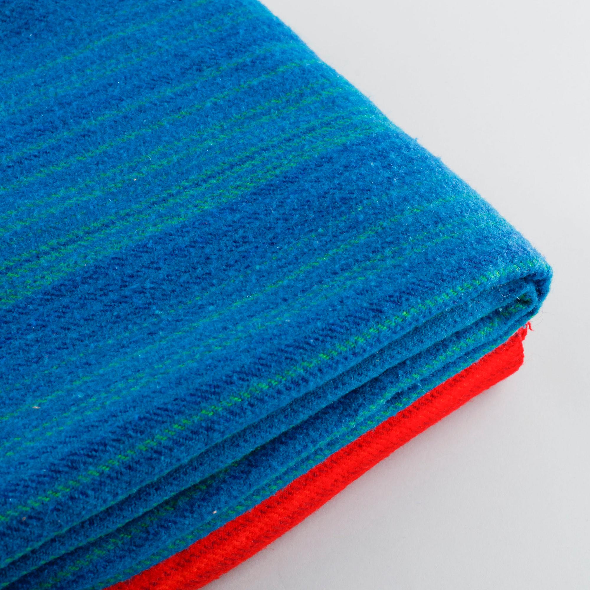 VIOLA GRÅSTEN, 2 st plädar/filtar, ull, Tidstrand, 1900-talets andra hälft.