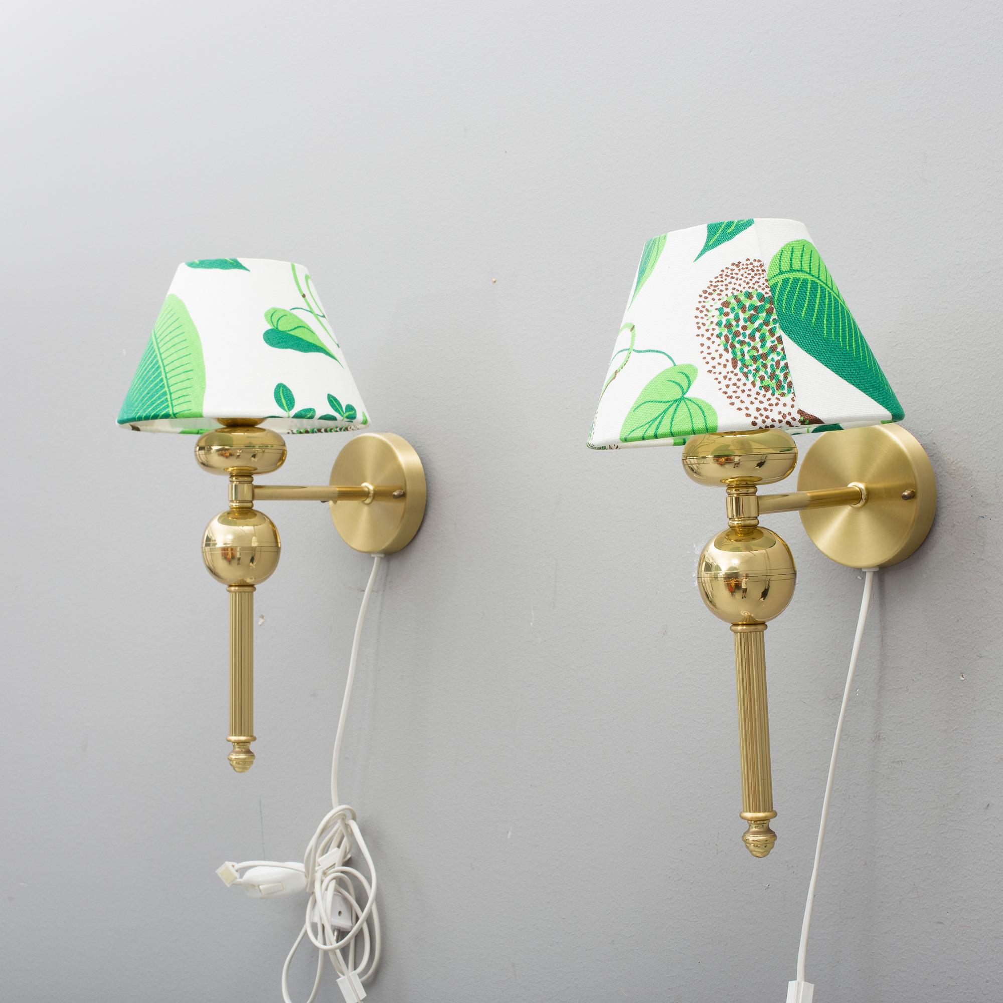 VÄGGLAMPOR, ett par. EWÅ (Erik Wernå), Värnamo, 1900-talets fjärde kvartal.