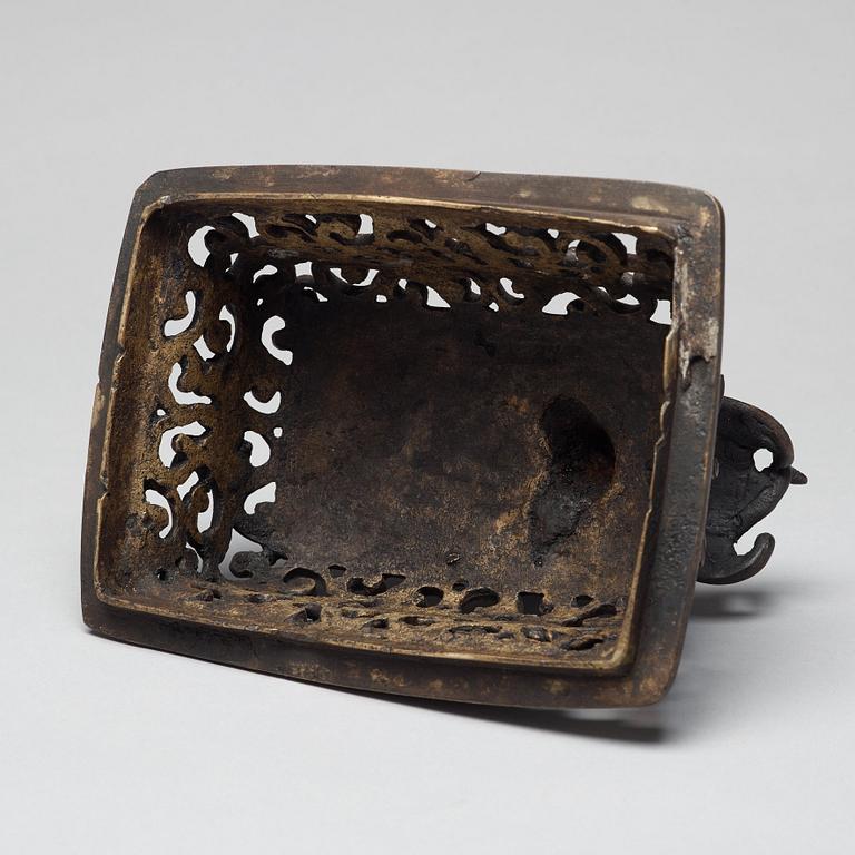 RÖKELSEKAR med LOCK, brons. Qingdynastin (1664-1912).