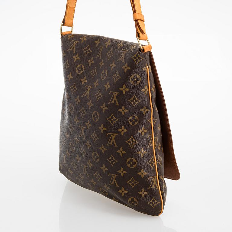 Louis Vuitton, a monogram 'Musette Salsa' Bag.