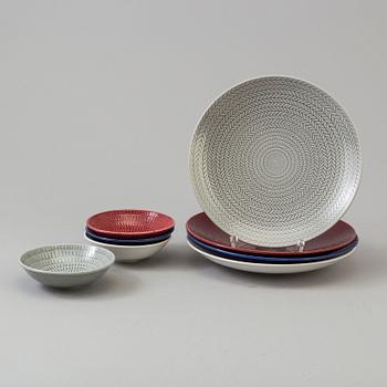 69 pcs of 'Blå Eld' porcelain service by Hertha Bengtsson fr Gustavsberg, second half of the 20th century.