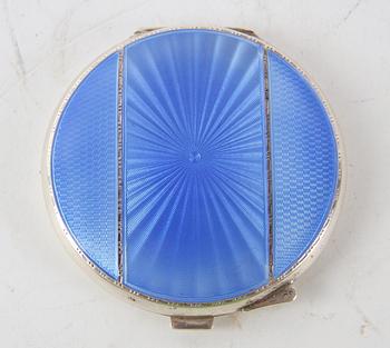 PUDERDOSA, silver och emalj, England, cirka 1920.