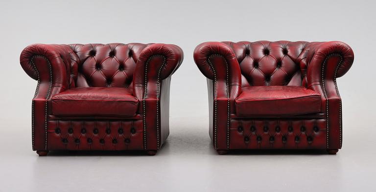 FÅTÖLJER, 1 par, Chesterfieldmodell, 1900-talets andra hälft.