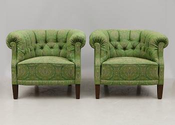 KLUBBFÅTÖLJER, 1 par, 1900-talets första hälft.