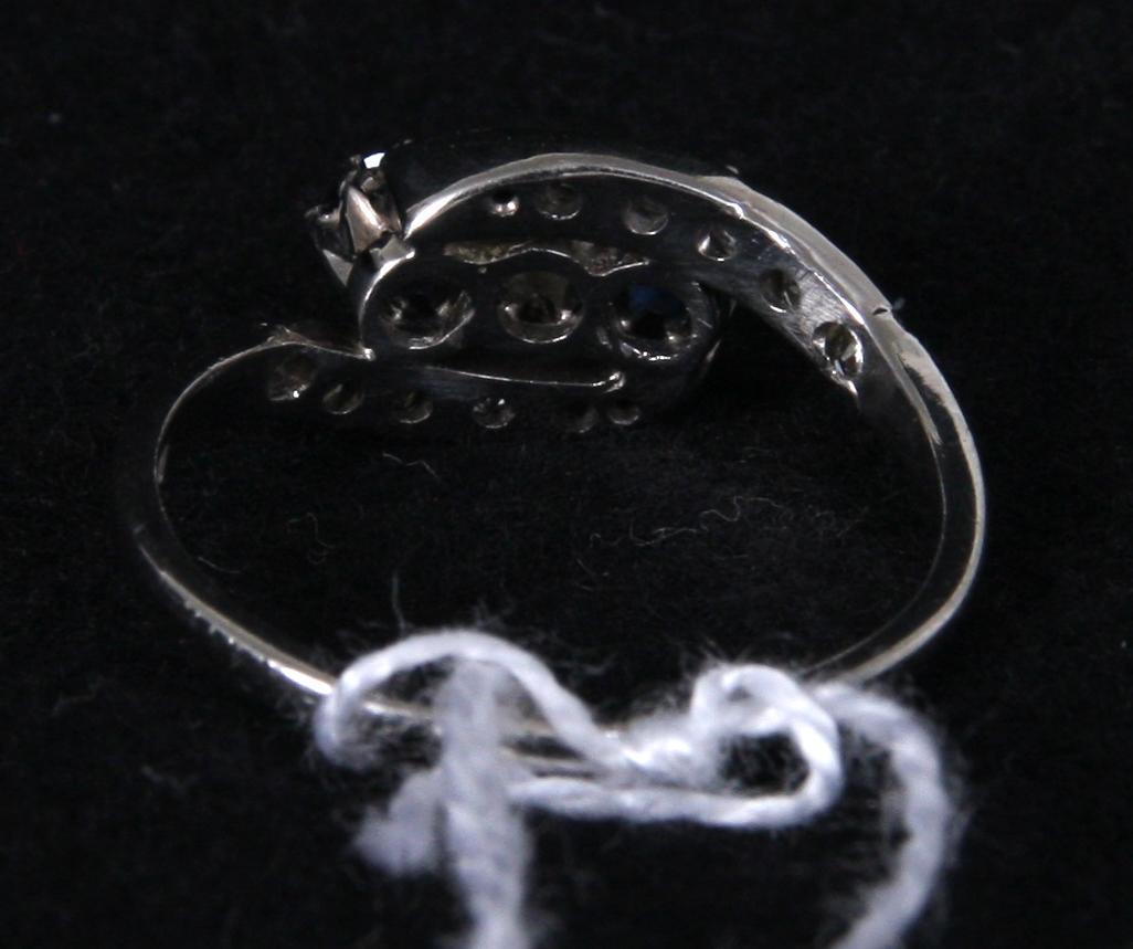 RING, 18K vitguld med briljanter och safirer, Göteborg, 1952.