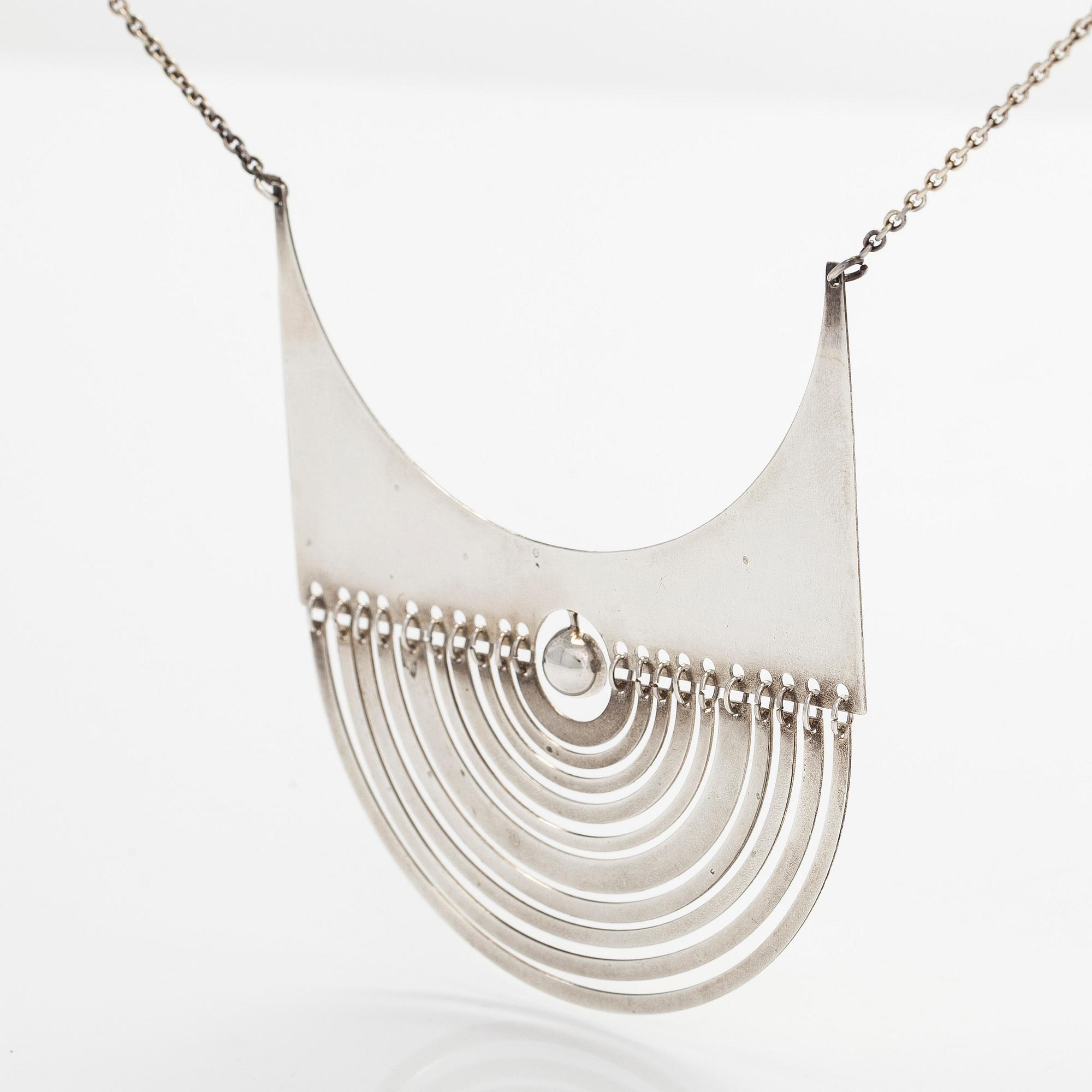 Tapio Wirkkala, A sterling silver 'Half moon' necklace. Westerback, Helsinki 1973.