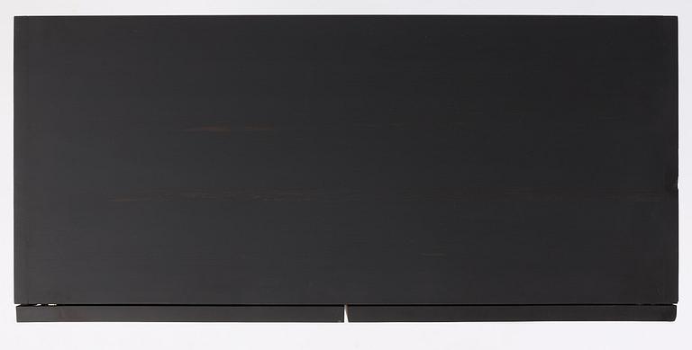 Mathieu Gustafsson, skåp, prototyp, "Tecknaren", utfört av snickarmästarna Markus Karlbom & Hannu Hietamäki, Burhult, 2024.