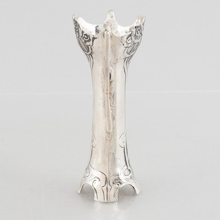 A sterling silver Art Nouveau-style vase, 20th Century.