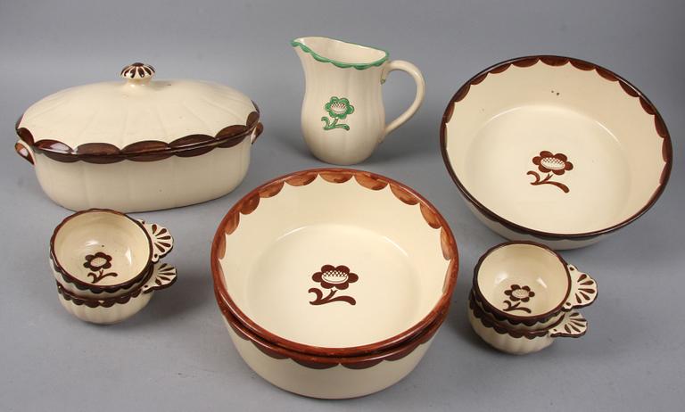 SERVISDELAR, 9 st, "Pyro Brun" samt "Pyro Grön", Wilhelm Kåge, Gustavsberg.