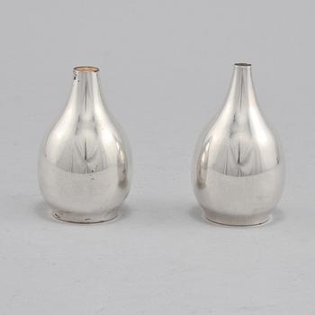 SALT- OCH PEPPARKAR, sterling, Hans Hansen, Danmark, 1967. Vikt 130 g.