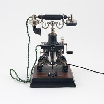 Telefon, jubileumsmodell, efter ”Taxen” LM Ericsson, sent 1900-tal.