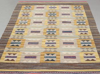 Anna Maria Hoke, Matto, flat weave, ca 242-243 x 155-157 cm, signed VbN AMH.