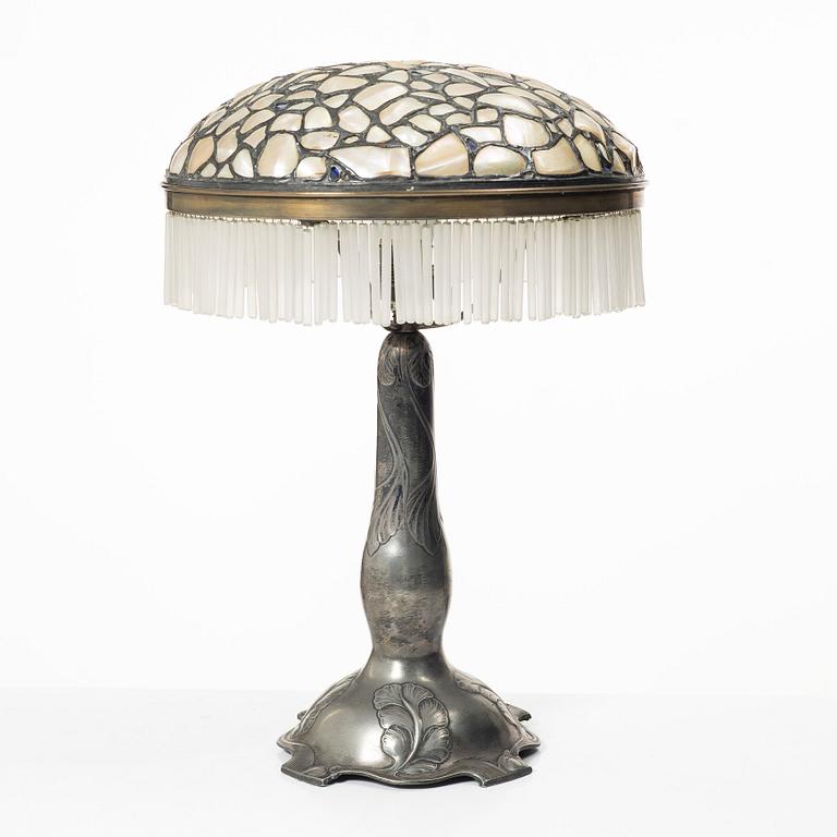 A Jugend table lamp, early 20th century.