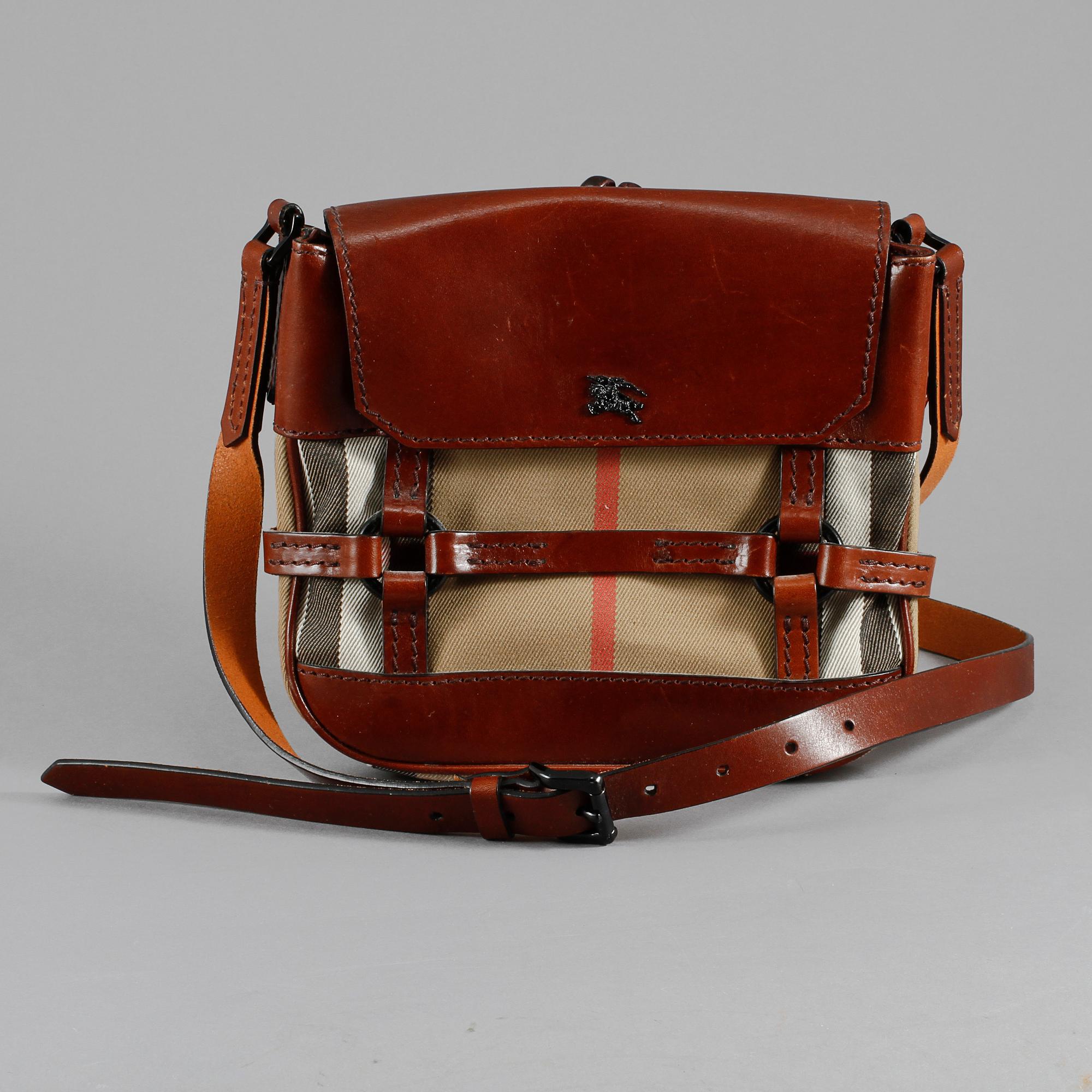 VÄSKA, Burberry.