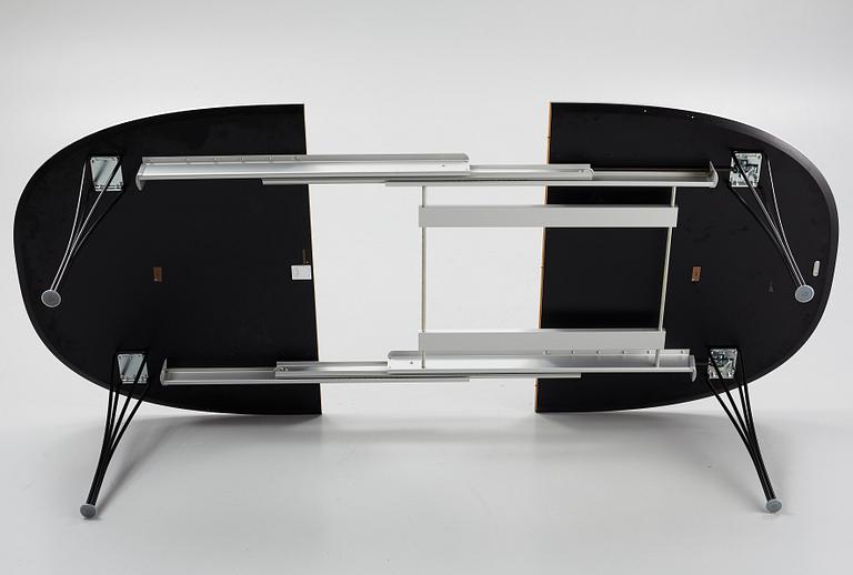 Bruno Mathsson & Piet Hein, matbord, "Superellips B620", Fritz Hansen, Danmark, daterat 2016.