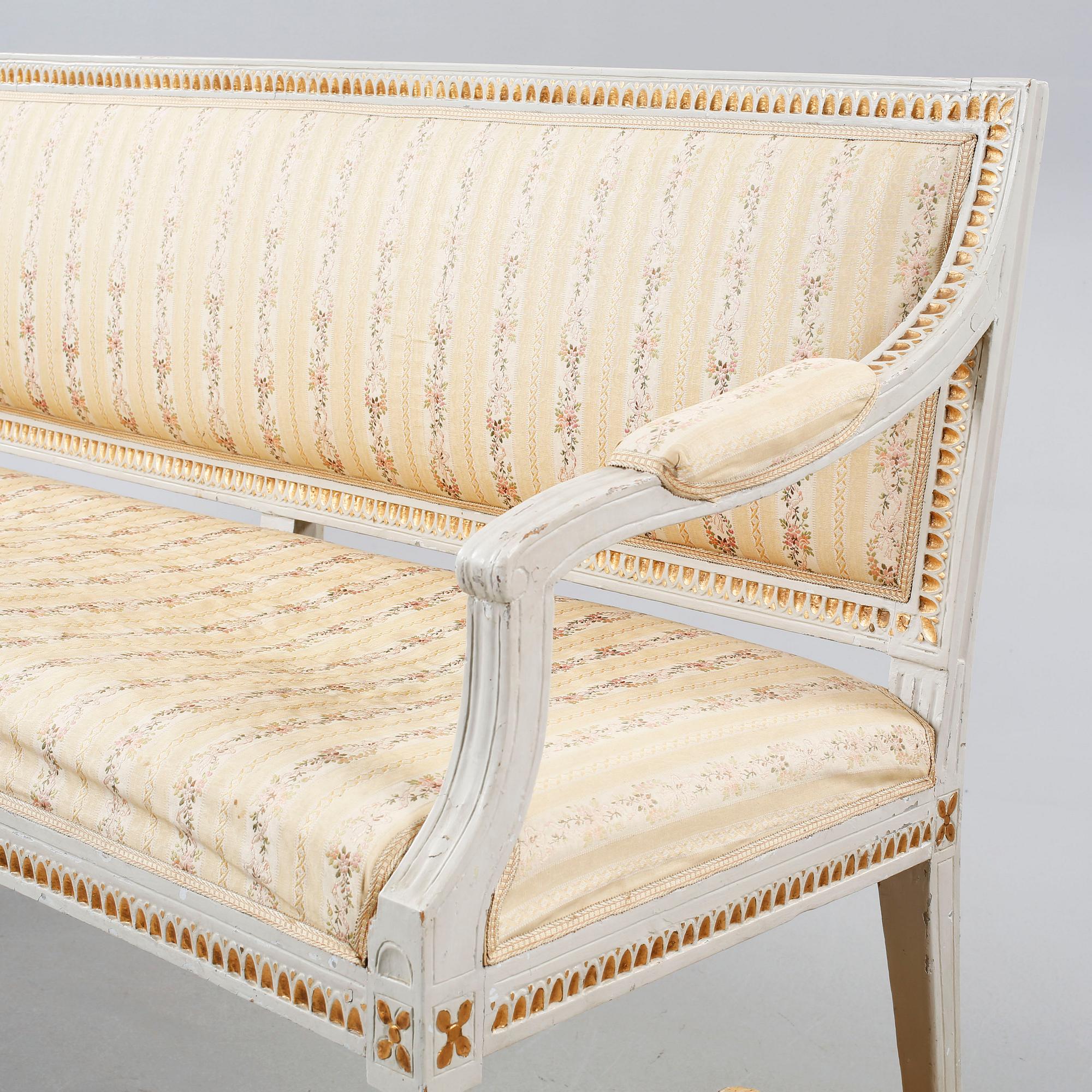 A Late 18th century gustavian sifa.