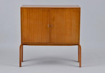 Alvar Aalto, A CABINET NO 810.