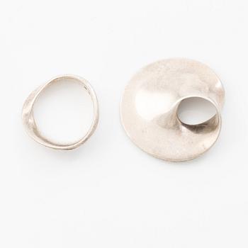Vivianna Torun Bülow-Hübe, Ring and pendant, "Möbius", silver, Georg Jensen.