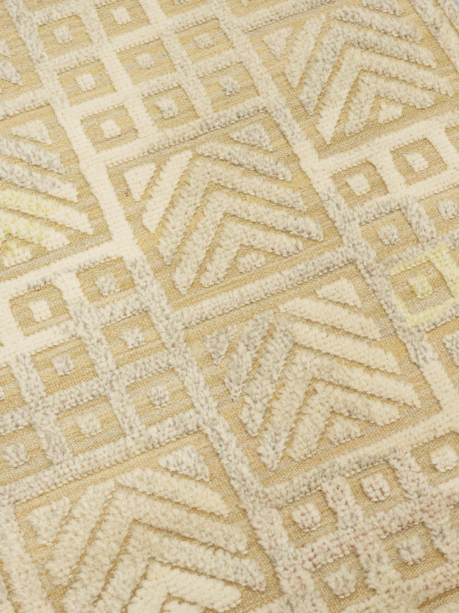 CARPET. Pile in relief. 139,5 x 81,5 cm. Signed ES at the back.